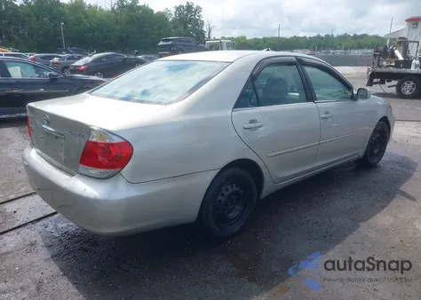 2005 Toyota Camry Le from USA, damaged, VIN 4T1BE32KX5U540011